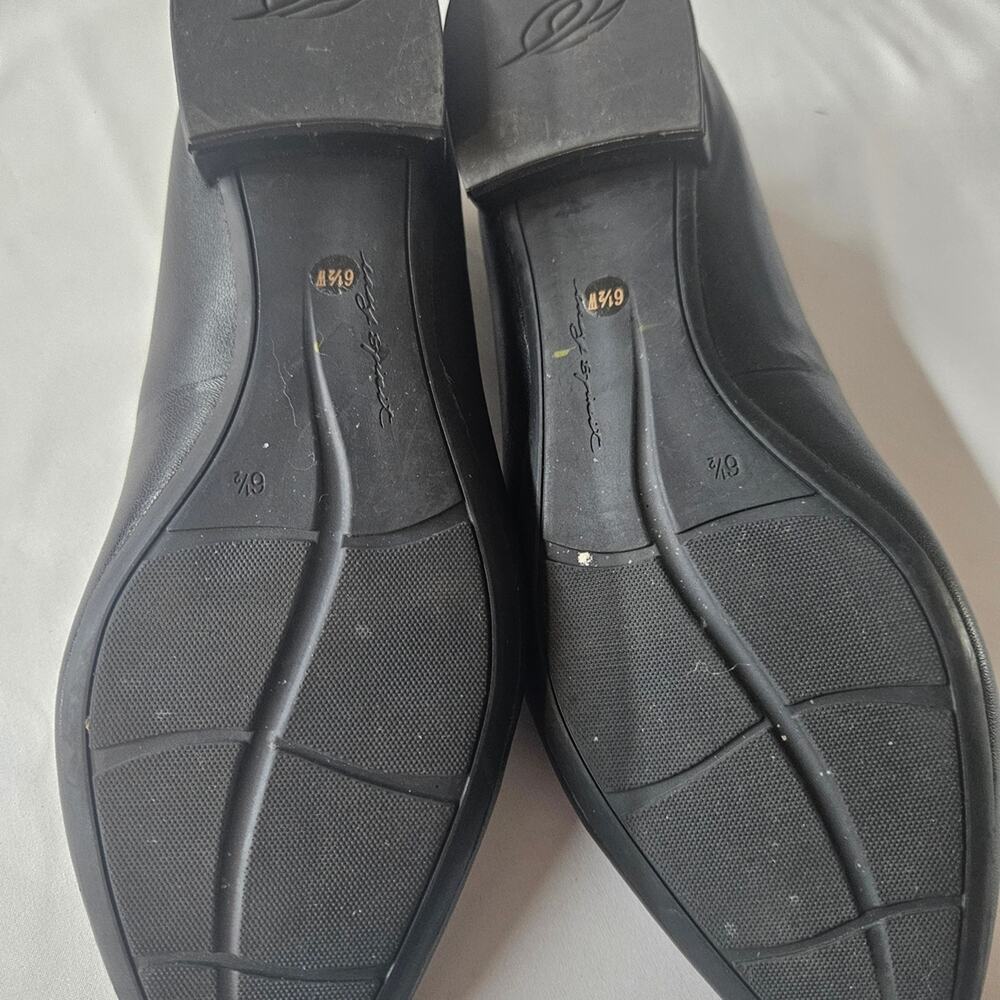 Easy Spirit Caldese leather pumps in black, 1 inch block heel, leather upper. - Picture 4 of 7